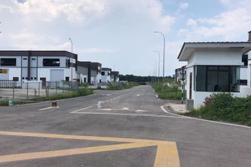 Ulu Pulai, Pekan Nenas