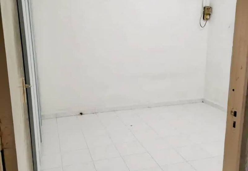 Flat Taman Ungku Tun Aminah
