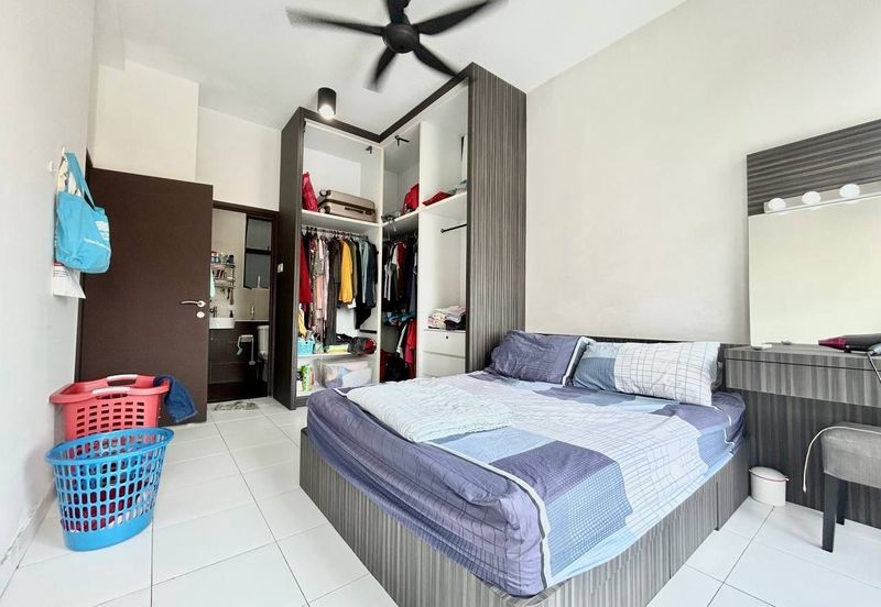 Seri Austin Luxury Apartment