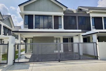 Reesia Elmina Garden