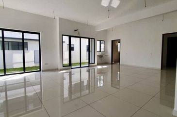 Reesia Elmina Garden