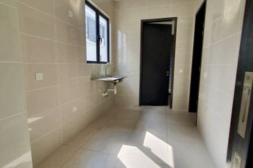 Reesia Elmina Garden