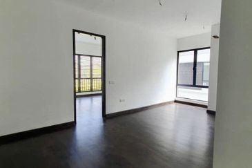 Reesia Elmina Garden