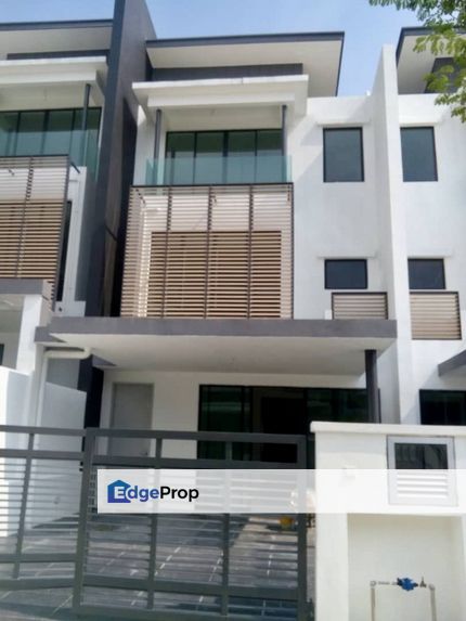 2.5 Storey| Superlink |Basic Unit| Ample|Well Kept, Selangor, Shah Alam
