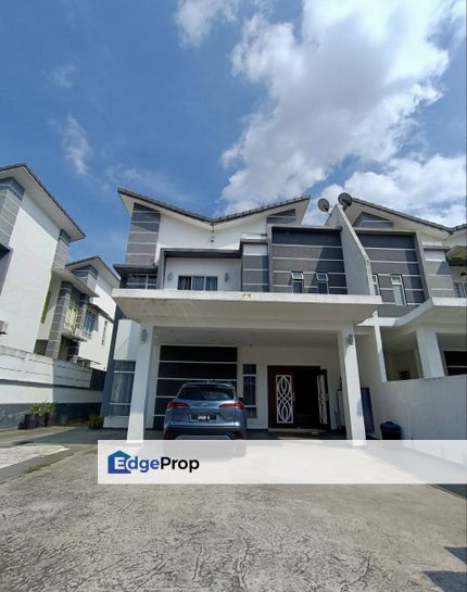Semi-D|Extended & Renovated| Extra Land| Ample , Selangor, Shah Alam