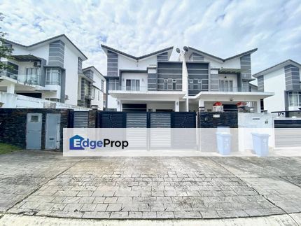 Semi-D|Renovated Unit |Extra Land |Ample| Balcony , Selangor, Shah Alam