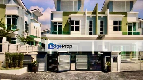 Semi-D|Renovated & Extended | Ample |Extra Land , Selangor, Shah Alam