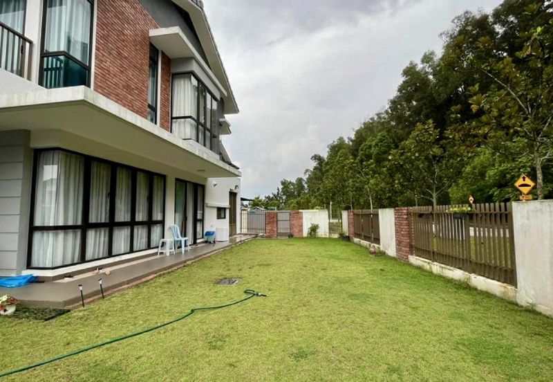 Elmina Green Three @ City of Elmina