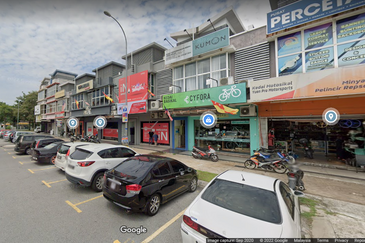 Taman TTDI Jaya 2STY SH0P facing main road