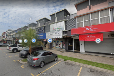 Taman TTDI Jaya 2STY SH0P facing main road