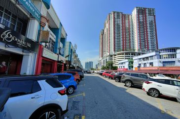 3 Storey SHOP USJ 21