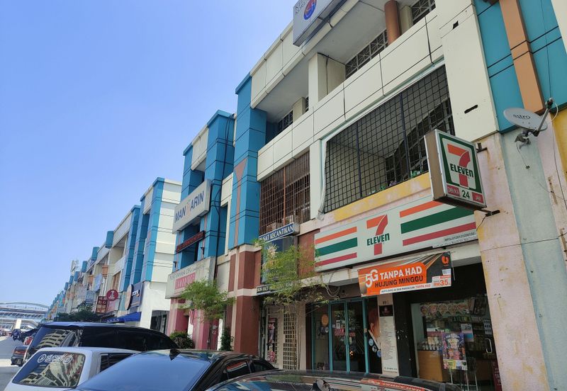 3 Storey SHOP USJ 21