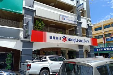 4 Storey Corner At Taman Maluri