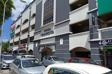 4 Storey Corner At Taman Maluri