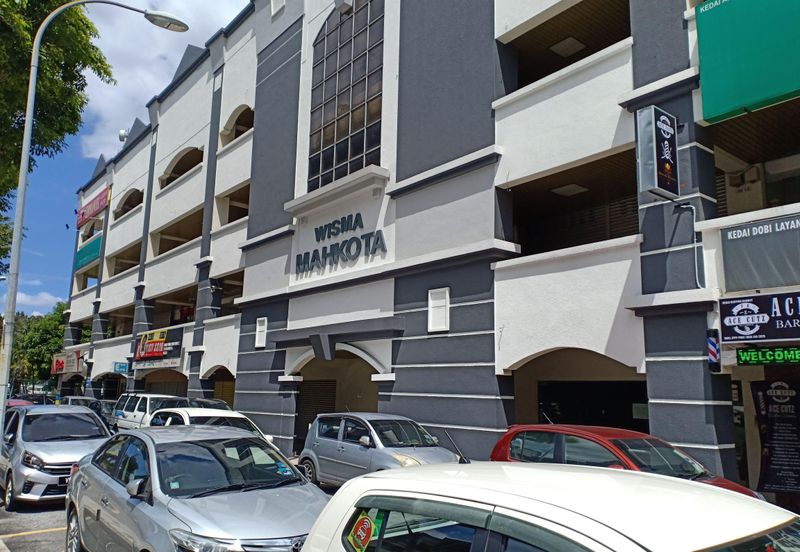 4 Storey Corner At Taman Maluri