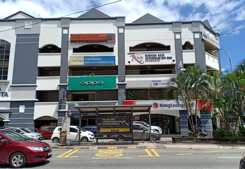 4 Storey Corner At Taman Maluri