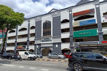 4 Storey Corner At Taman Maluri