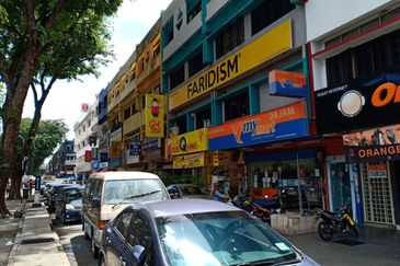 4 Storey Corner At Taman Maluri