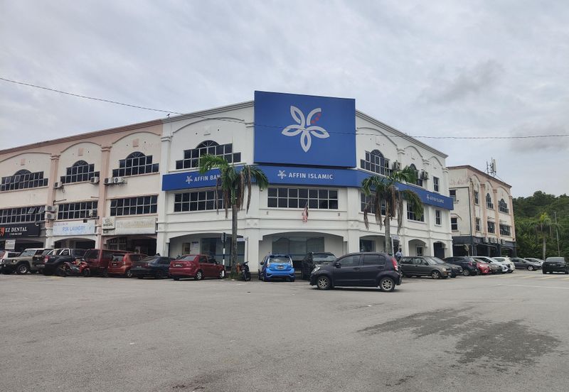 Corner Shop {5178sf) Pusat Perdagangan