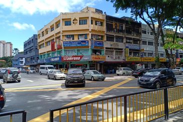 3 Storey C0RNER Taman Maluri