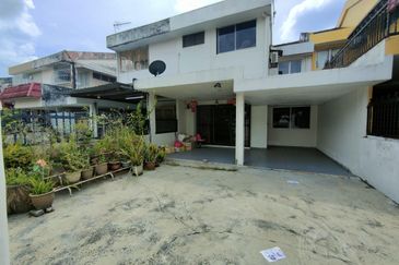 2 Storey {22x78} Taman Pertama