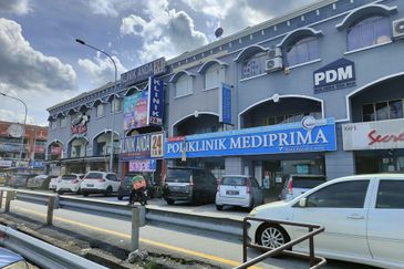 3 Storey SH0P Bandar Baru Selayang {40x75}