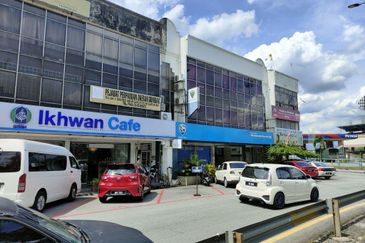 3 Storey SH0P Bandar Baru Selayang {40x75}