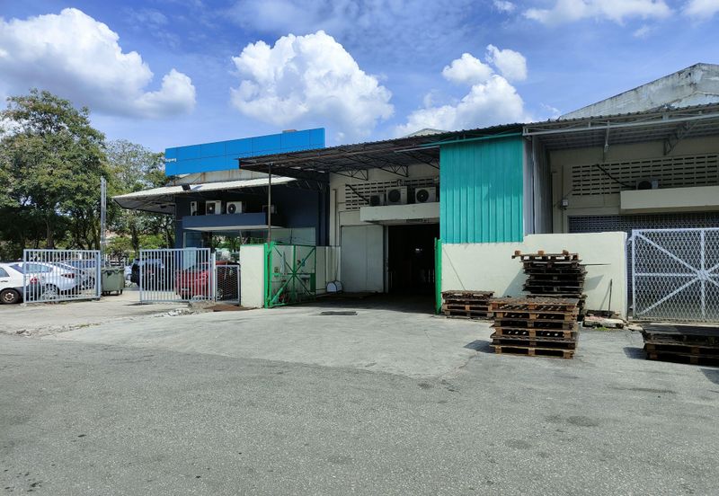 1.5 Storey Factory Taman WahYu