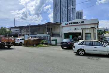 1.5 Storey Factory Taman WahYu