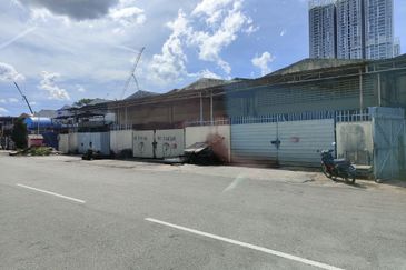 1.5 Storey Factory Taman WahYu