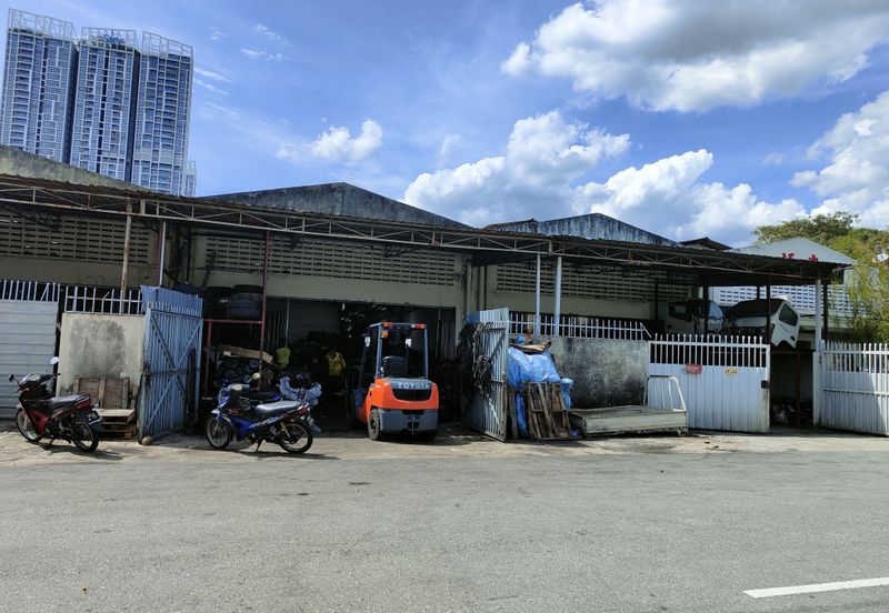 1.5 Storey Factory Taman WahYu