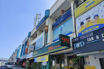 3 Storey Shop USJ 21