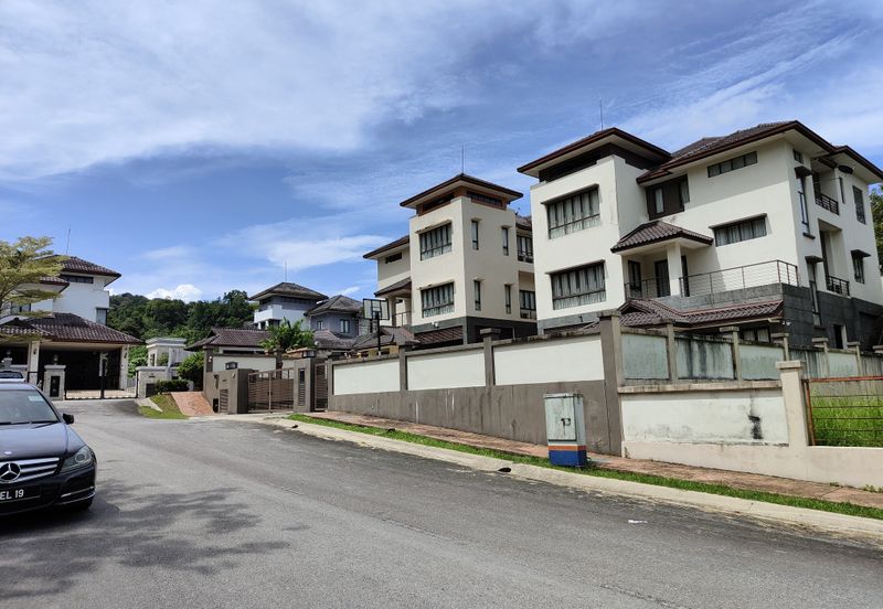 Taman Bukit Melawati