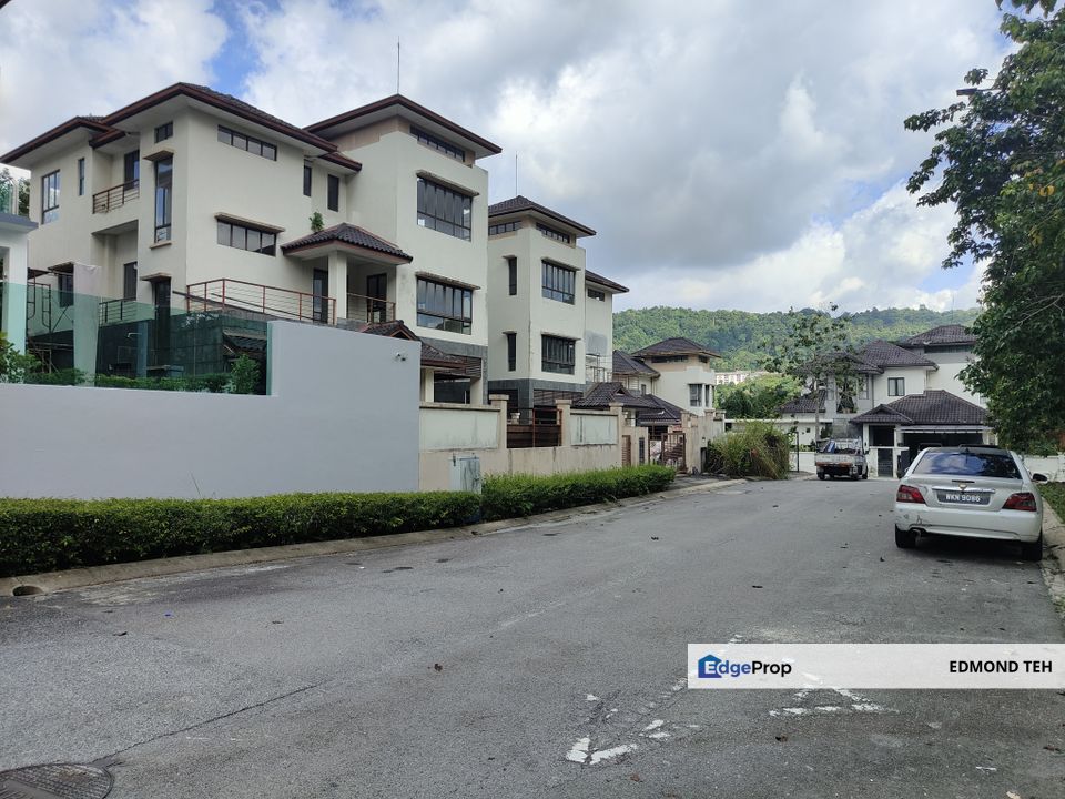 3-Sty Bungalow Gated with Security [ Below Market ] At Bukit Melawati, Selangor, Taman Melawati