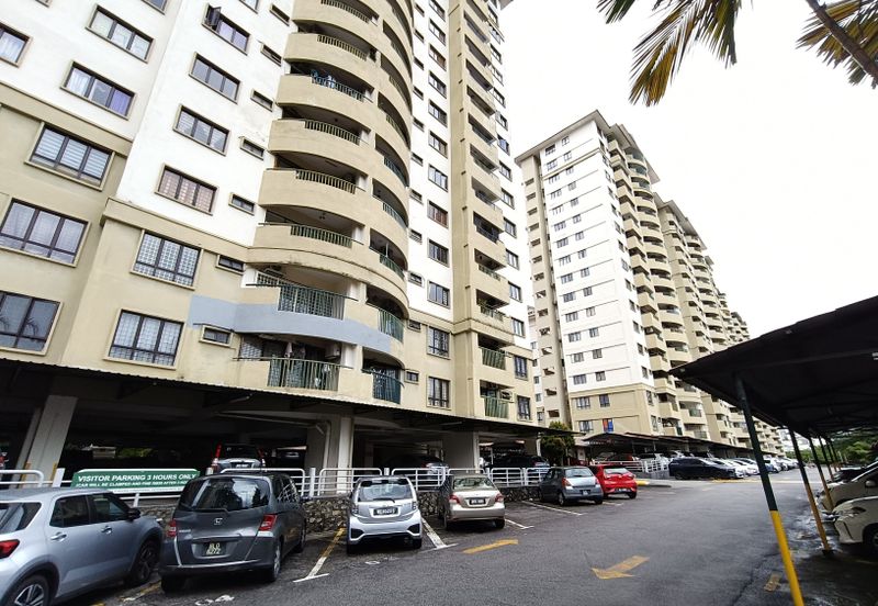 Anjung Hijau (Greenfield Apartment)