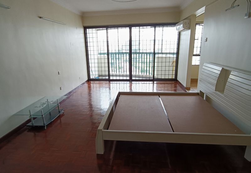 Anjung Hijau (Greenfield Apartment)