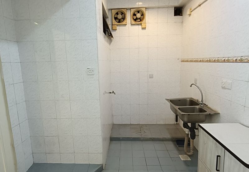 Anjung Hijau (Greenfield Apartment)