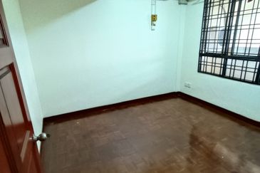 Anjung Hijau (Greenfield Apartment)