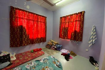 BANGLO TANAH LUAS / TAMAN MUTIARA DESARU / ENDLOT FOR SALE