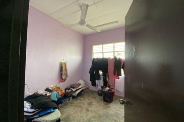 BANGLO TANAH LUAS / TAMAN MUTIARA DESARU / ENDLOT FOR SALE