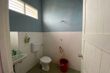 BANGLO TANAH LUAS / TAMAN MUTIARA DESARU / ENDLOT FOR SALE