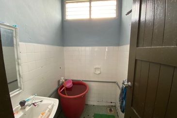 BANGLO TANAH LUAS / TAMAN MUTIARA DESARU / ENDLOT FOR SALE