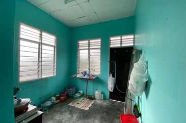 BANGLO TANAH LUAS / TAMAN MUTIARA DESARU / ENDLOT FOR SALE