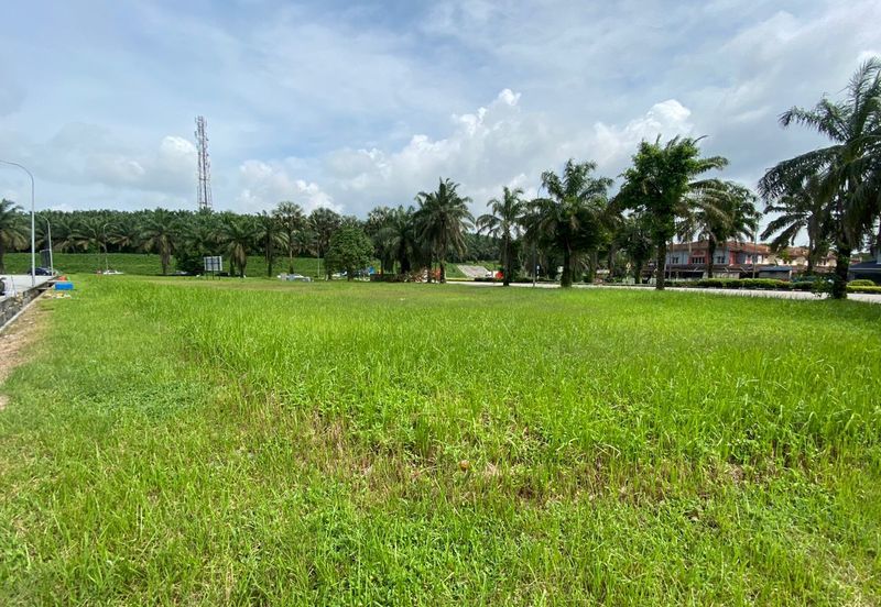 PETROL PUMP LAND IN KOTA TINGGI FOR SALE