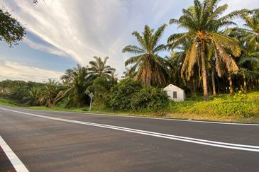 SEDILI BESAR-TENGGAROH : Tanah Tepi Jalan Utama Untuk Dijual