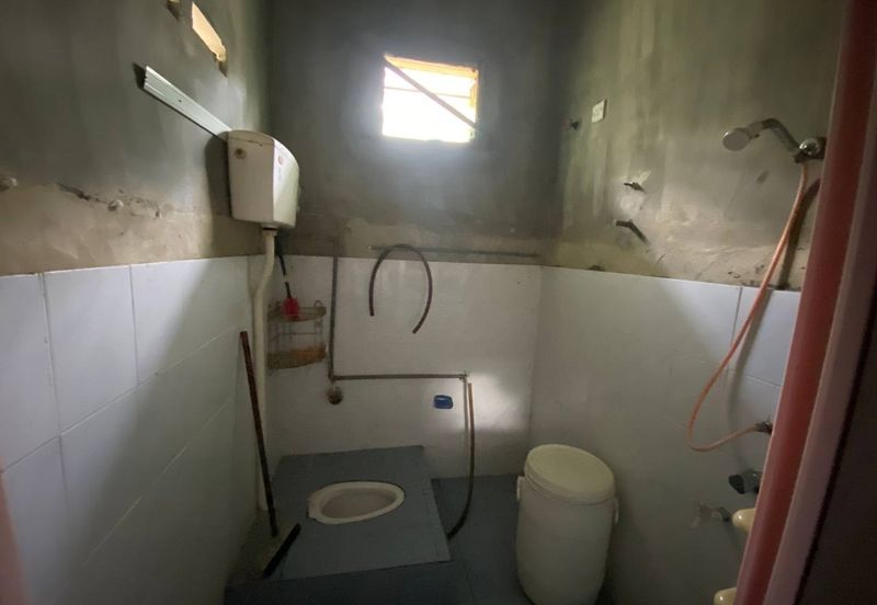 KOTA TINGGI : Tanah 2 Ekar Beserta Rumah utk Dijual