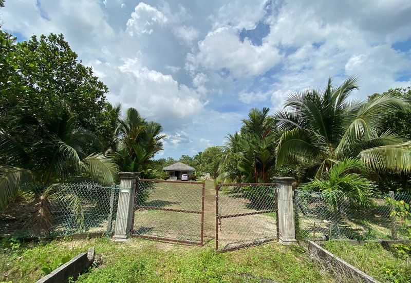 KOTA TINGGI : Tanah 2 Ekar Beserta Rumah utk Dijual