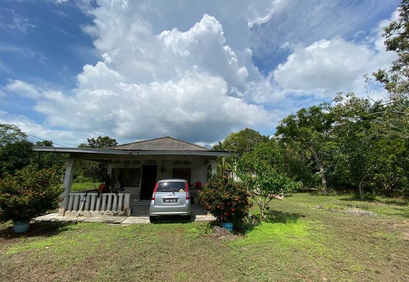 KOTA TINGGI : Tanah 2 Ekar Beserta Rumah utk Dijual