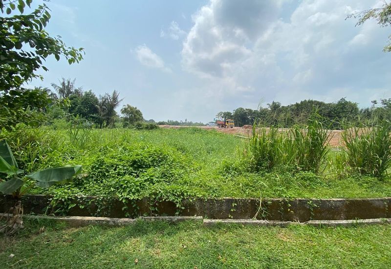 BANDAR KOTA TINGGI : Tanah 2 Ekar Zoning Residensi Untuk Dijual