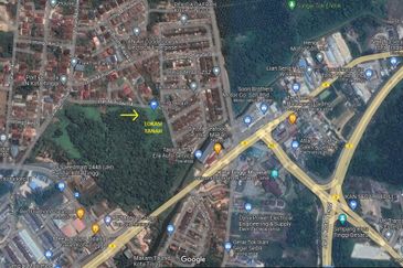 BANDAR KOTA TINGGI : Tanah 2 Ekar Zoning Residensi Untuk Dijual